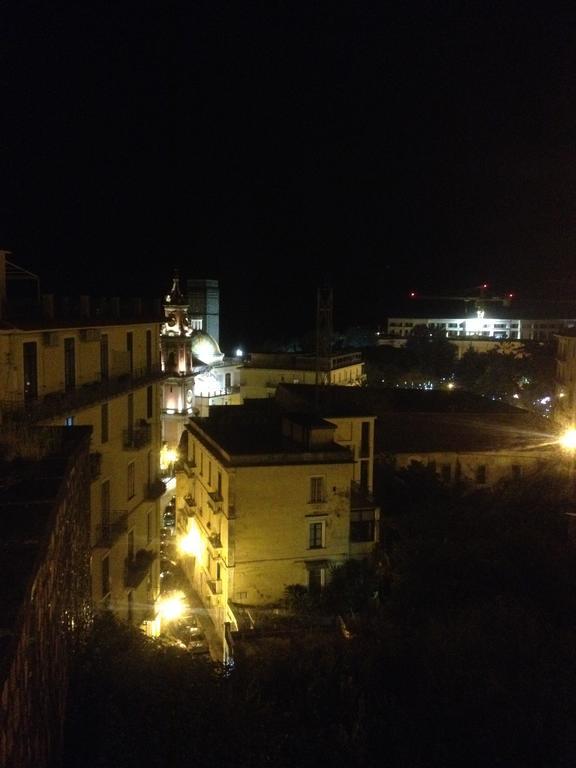 Appartamento Fronte al Porto Salerno Esterno foto