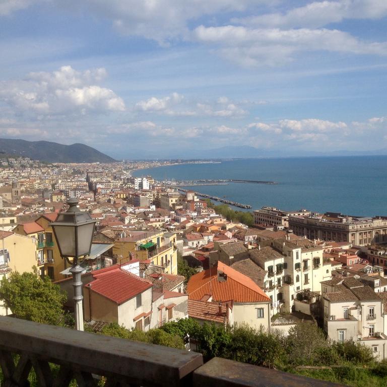 Appartamento Fronte al Porto Salerno Esterno foto