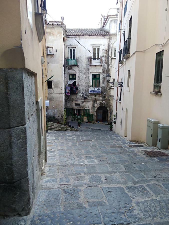 Appartamento Fronte al Porto Salerno Esterno foto